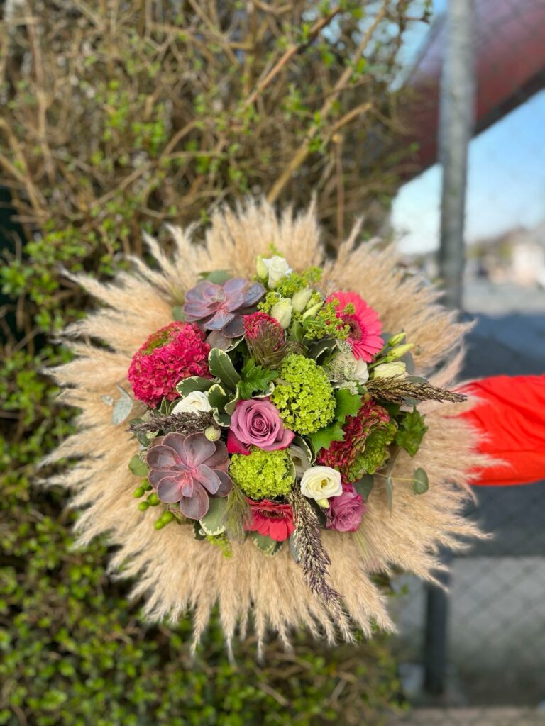 Latelier Delisa Fleuriste Bonchamp BOUQUET ROND 1