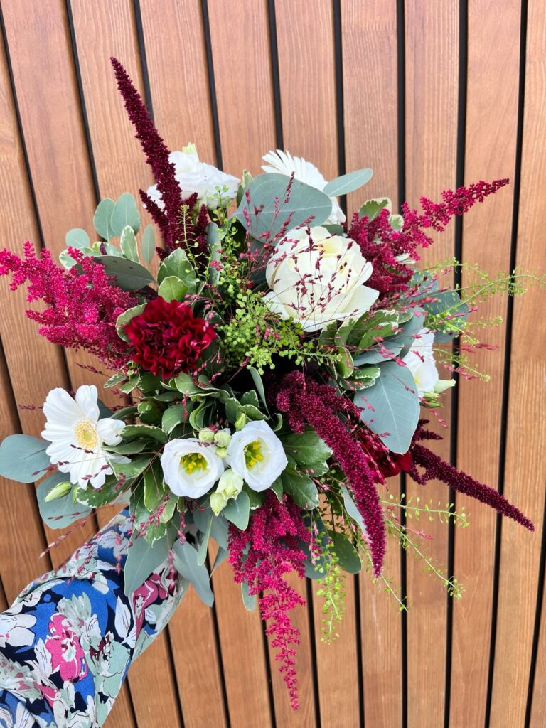 Latelier Delisa Fleuriste Bonchamp BOUQUET ROND 3